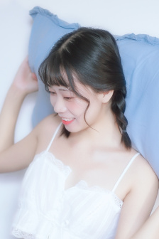 杏花村里杏花鲜